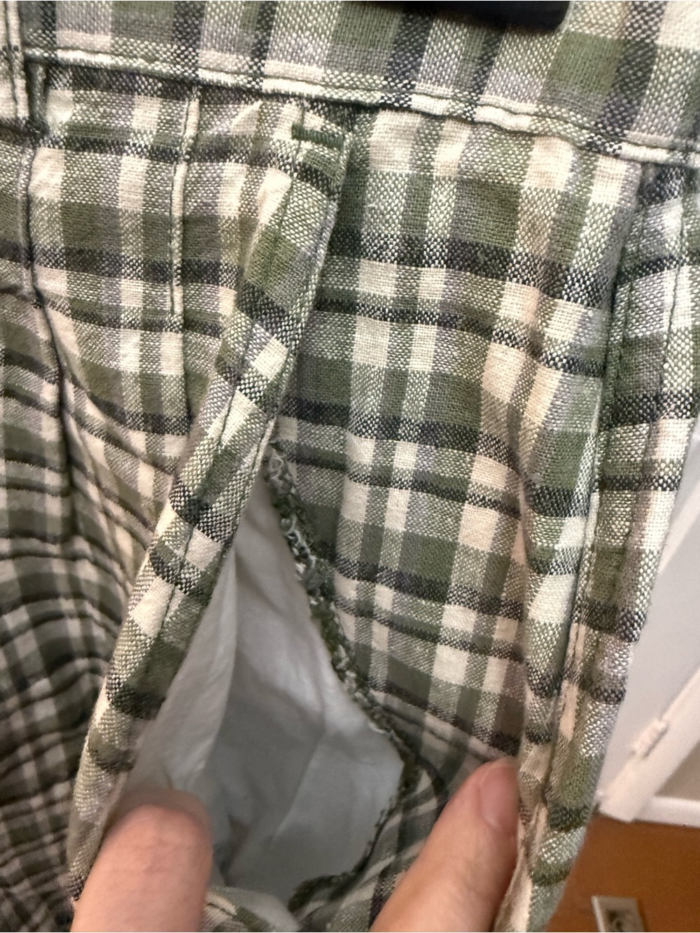 Basic Editions Green Plaid Women's Bermuda Shorts - Picture 4 of 8